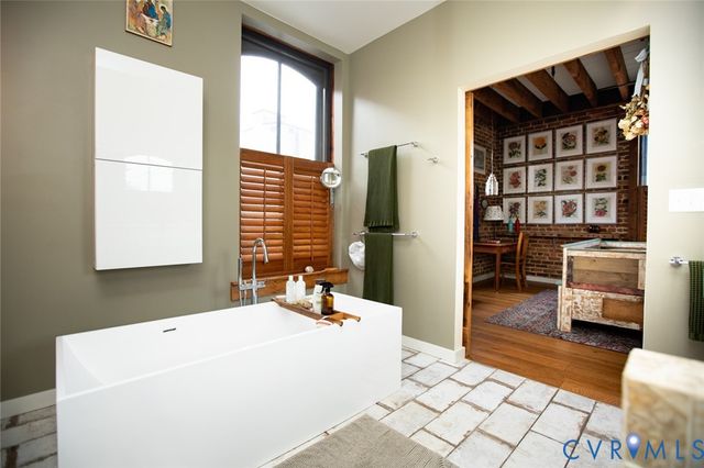 235 N Main, Farmville, VA 23901