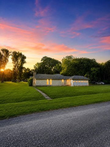 221 Tebo Street, Ames, TX 77575