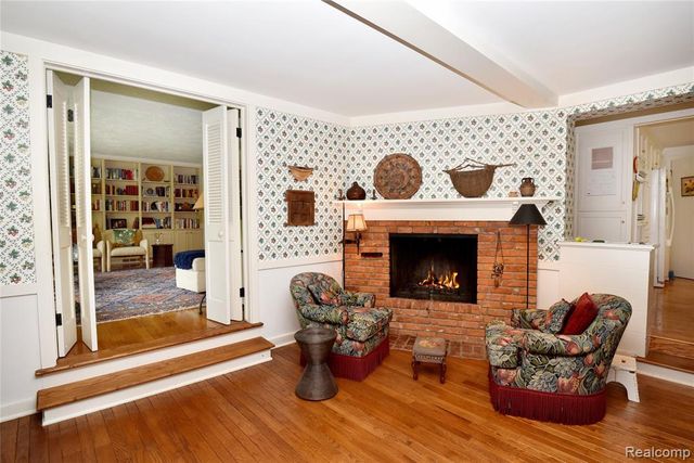 2026 W Bend Court, Bloomfield Hills, MI 48302