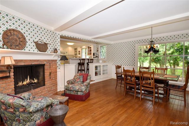 2026 W Bend Court, Bloomfield Hills, MI 48302