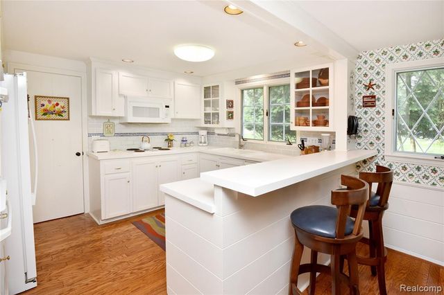 2026 W Bend Court, Bloomfield Hills, MI 48302