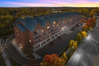 1111 Burlington Avenue 422, Lisle, IL 60532