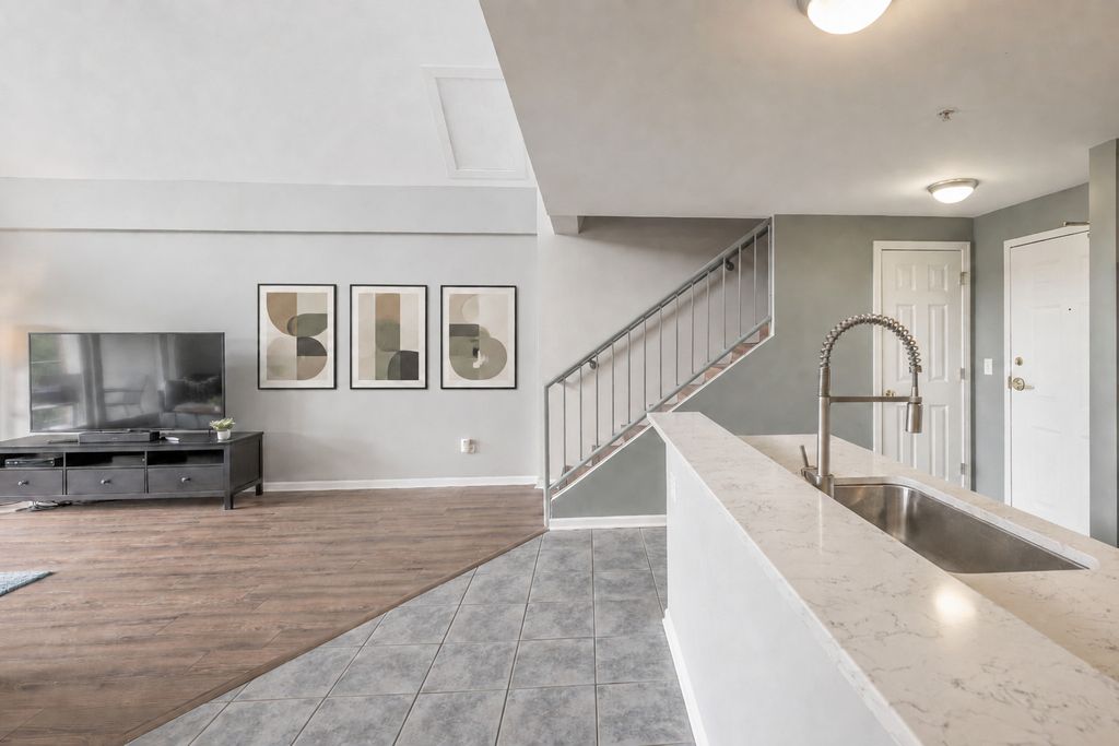 1111 Burlington Avenue 422, Lisle, IL 60532 — photo 4