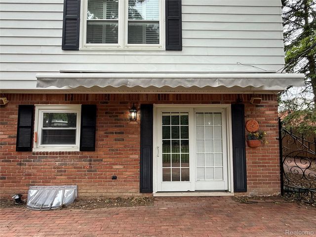 38552 Macintosh Court, Clinton Charter Township, MI 48036