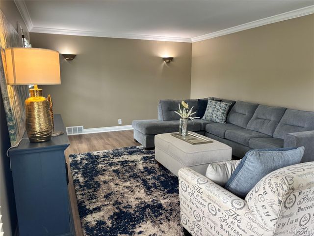 38552 Macintosh Court, Clinton Charter Township, MI 48036
