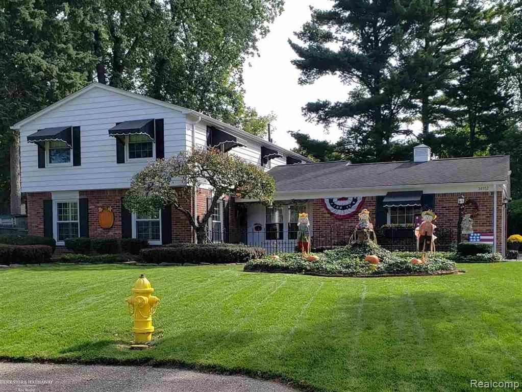 38552 Macintosh Court, Clinton Charter Township, MI 48036