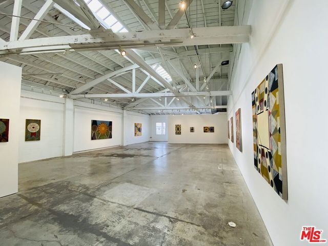 5112 W Jefferson Boulevard, Los Angeles, CA 90016