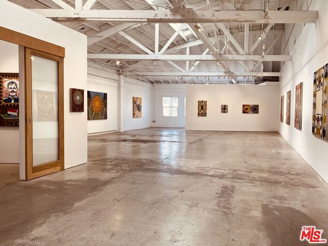 5112 W Jefferson Boulevard, Los Angeles, CA 90016