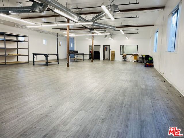 5112 W Jefferson Boulevard, Los Angeles, CA 90016