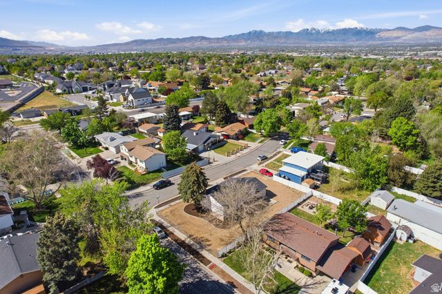 627 E HILO ST, Sandy, UT 84070