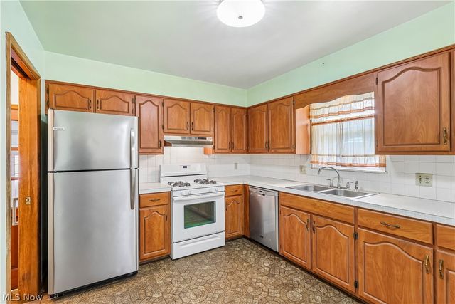 2758 Shellhart Road, Norton, OH 44203