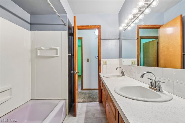 2758 Shellhart Road, Norton, OH 44203