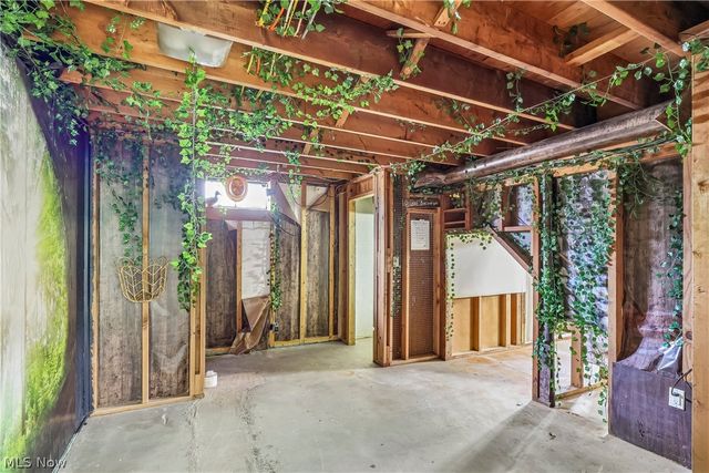 2758 Shellhart Road, Norton, OH 44203