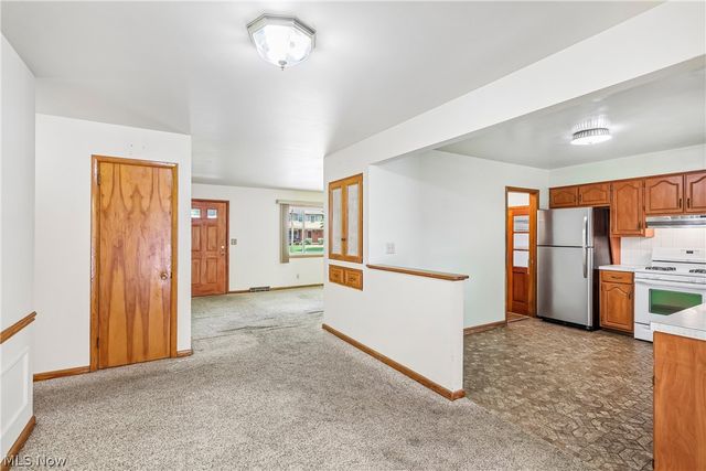 2758 Shellhart Road, Norton, OH 44203