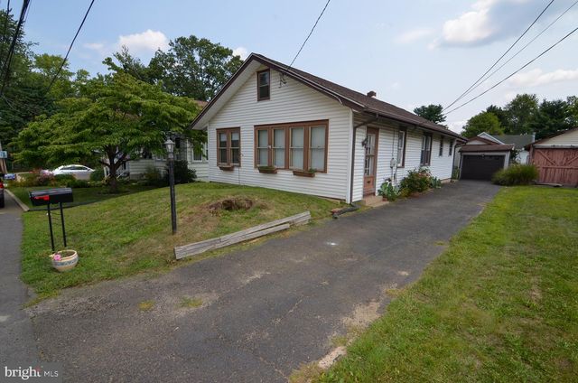 40 LANSING AVE, Hamilton, NJ 08619