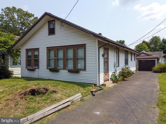 40 LANSING AVE, Hamilton, NJ 08619