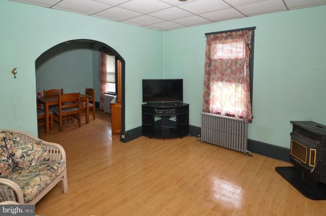 40 LANSING AVE, Hamilton, NJ 08619