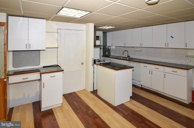 40 LANSING AVE, Hamilton, NJ 08619