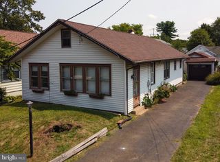 40 LANSING AVE, Hamilton, NJ 08619