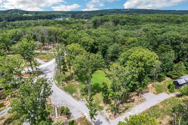 15 Crawfish Ct, Tracy City, TN 37387