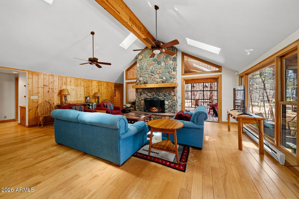 Image 13 of property listing at 2539 BUTTERFLY Lane, Pinetop, AZ 85935