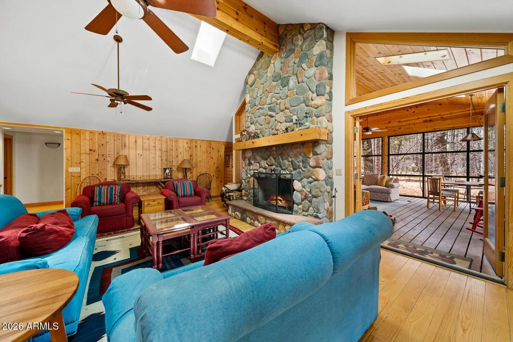 Image 15 of property listing at 2539 BUTTERFLY Lane, Pinetop, AZ 85935