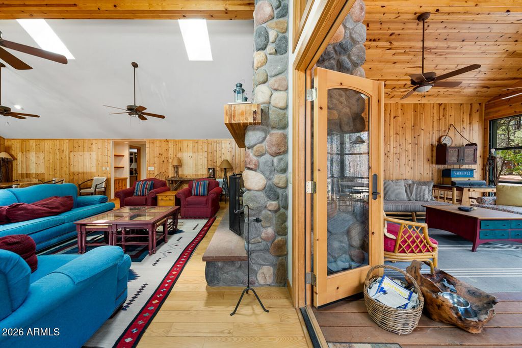 Image 16 of property listing at 2539 BUTTERFLY Lane, Pinetop, AZ 85935