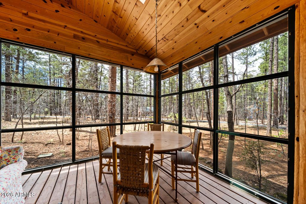 Image 19 of property listing at 2539 BUTTERFLY Lane, Pinetop, AZ 85935