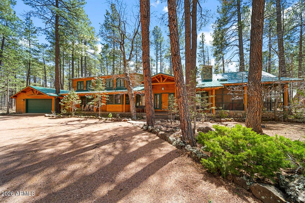 Image 2 of property listing at 2539 BUTTERFLY Lane, Pinetop, AZ 85935