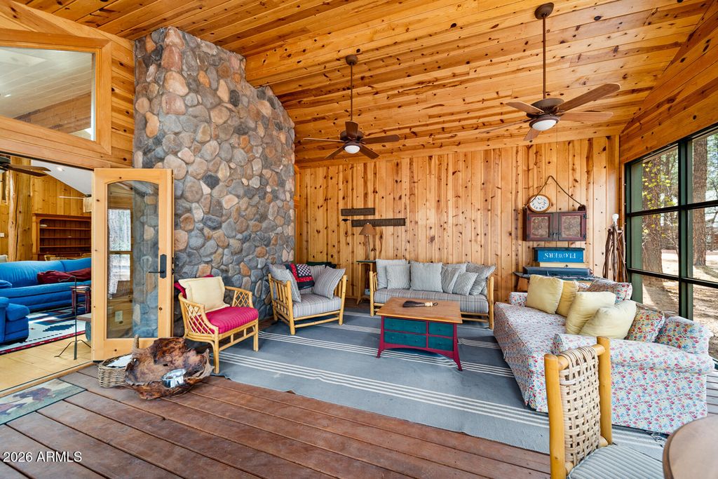 Image 20 of property listing at 2539 BUTTERFLY Lane, Pinetop, AZ 85935