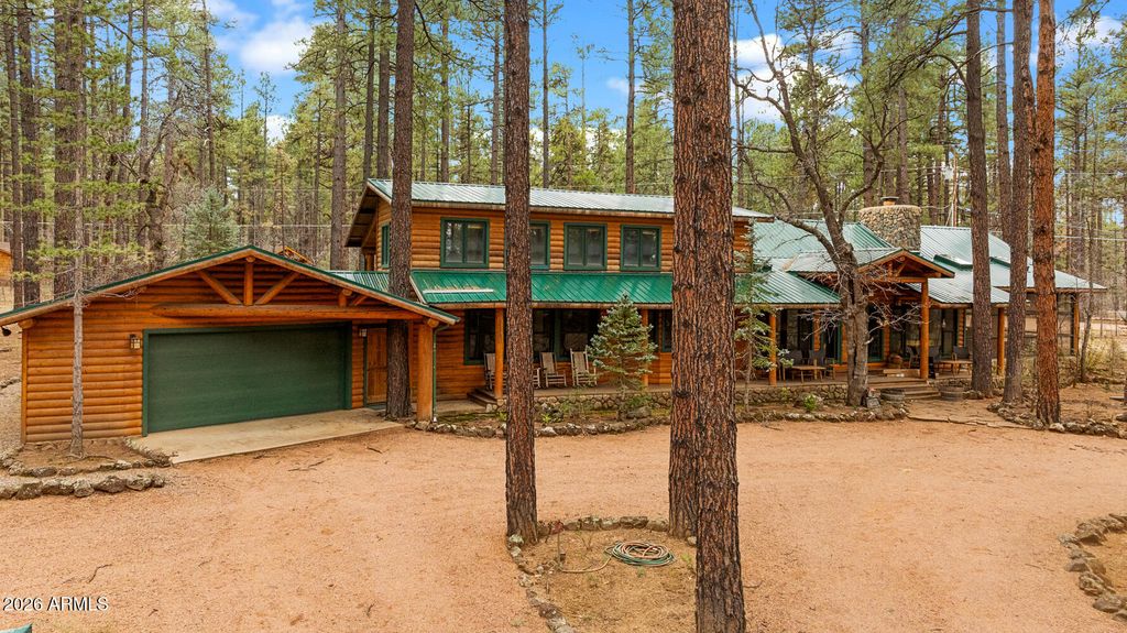 Image 3 of property listing at 2539 BUTTERFLY Lane, Pinetop, AZ 85935