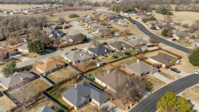 250 Wellington Trail, Weatherford, TX 76085