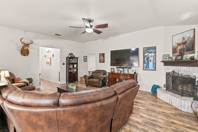 250 Wellington Trail, Weatherford, TX 76085