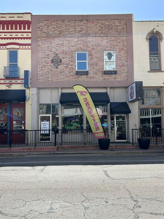 206 Chambers, Cleburne, TX 76031