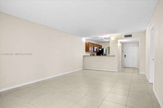 9501 Seagrape Dr 102, Davie, FL 33324