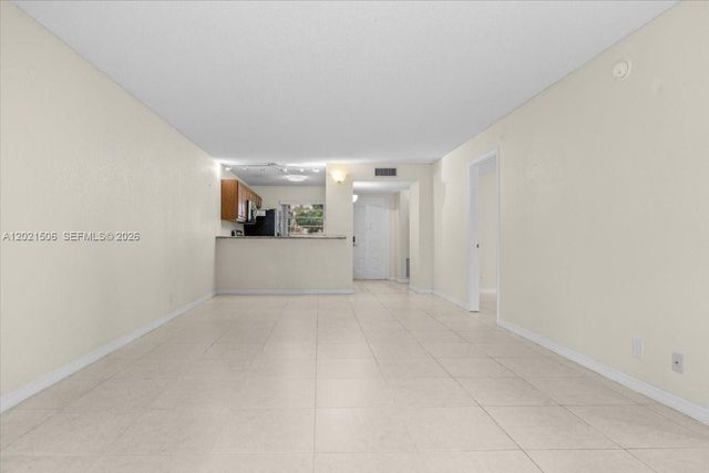 9501 Seagrape Dr 102, Davie, FL 33324