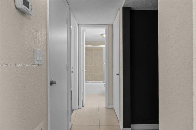 9501 Seagrape Dr 102, Davie, FL 33324