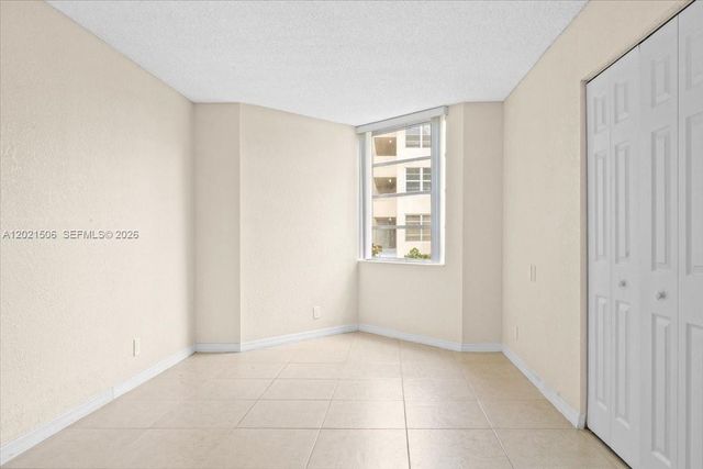 9501 Seagrape Dr 102, Davie, FL 33324