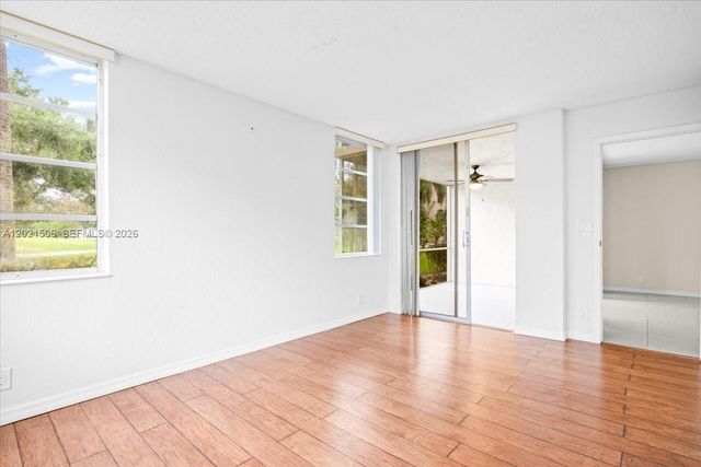 9501 Seagrape Dr 102, Davie, FL 33324