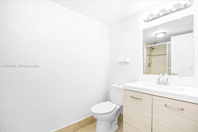 9501 Seagrape Dr 102, Davie, FL 33324