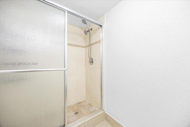 9501 Seagrape Dr 102, Davie, FL 33324