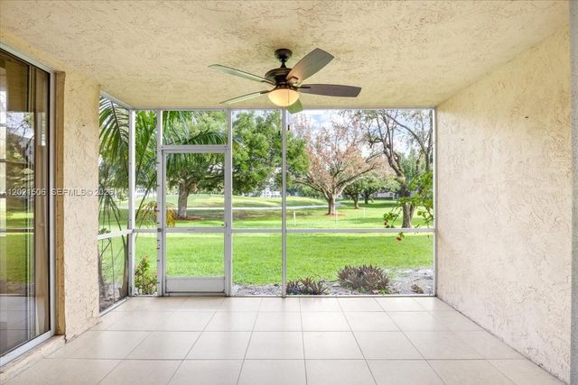 9501 Seagrape Dr 102, Davie, FL 33324