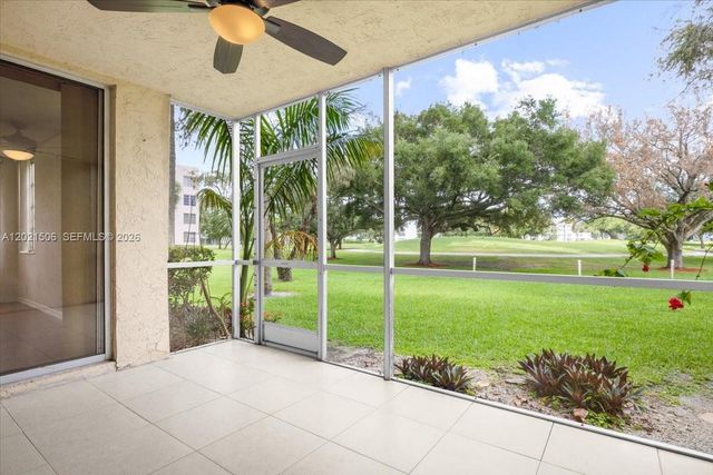 9501 Seagrape Dr 102, Davie, FL 33324
