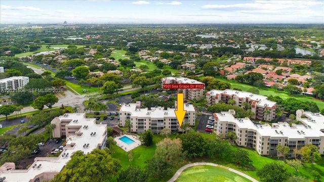 9501 Seagrape Dr 102, Davie, FL 33324