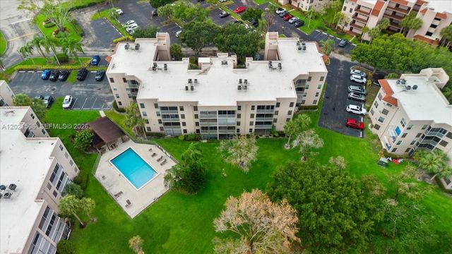 9501 Seagrape Dr 102, Davie, FL 33324