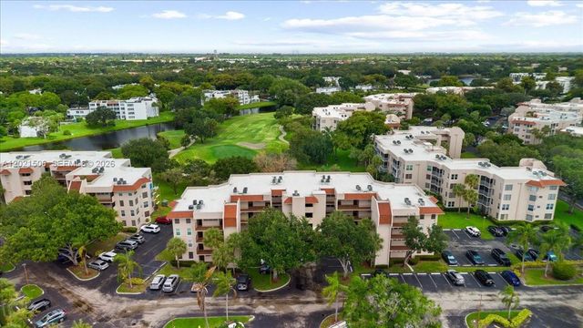 9501 Seagrape Dr 102, Davie, FL 33324