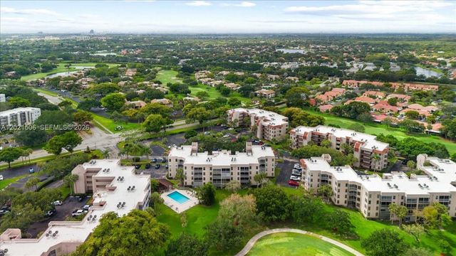 9501 Seagrape Dr 102, Davie, FL 33324