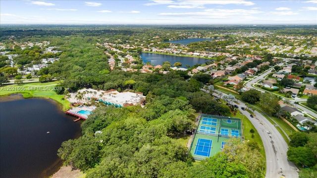 9501 Seagrape Dr 102, Davie, FL 33324