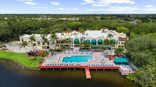 9501 Seagrape Dr 102, Davie, FL 33324
