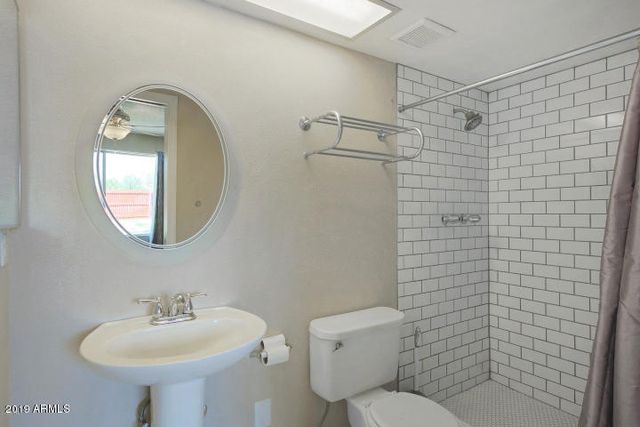 808 W APOLLO Avenue, Tempe, AZ 85283